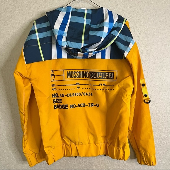 Nike 10 Deep X Pokemon Pikachu Trainer Yellow Windbreaker Jacket Medium - Picture 9 of 13